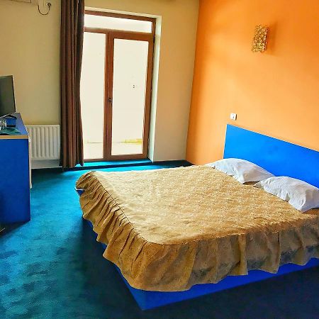 Moticica Hotell Timişoara Exteriör bild
