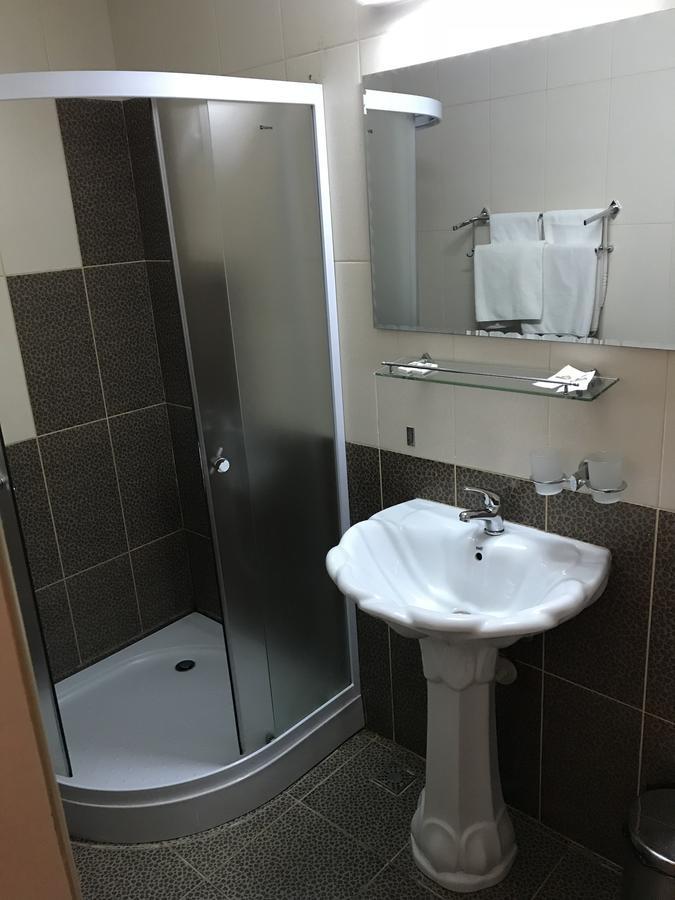 Moticica Hotell Timişoara Exteriör bild