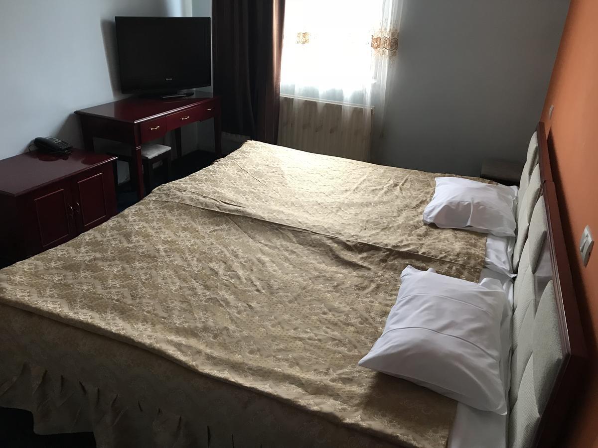 Moticica Hotell Timişoara Exteriör bild