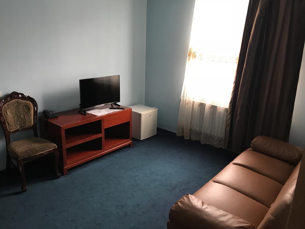 Moticica Hotell Timişoara Exteriör bild