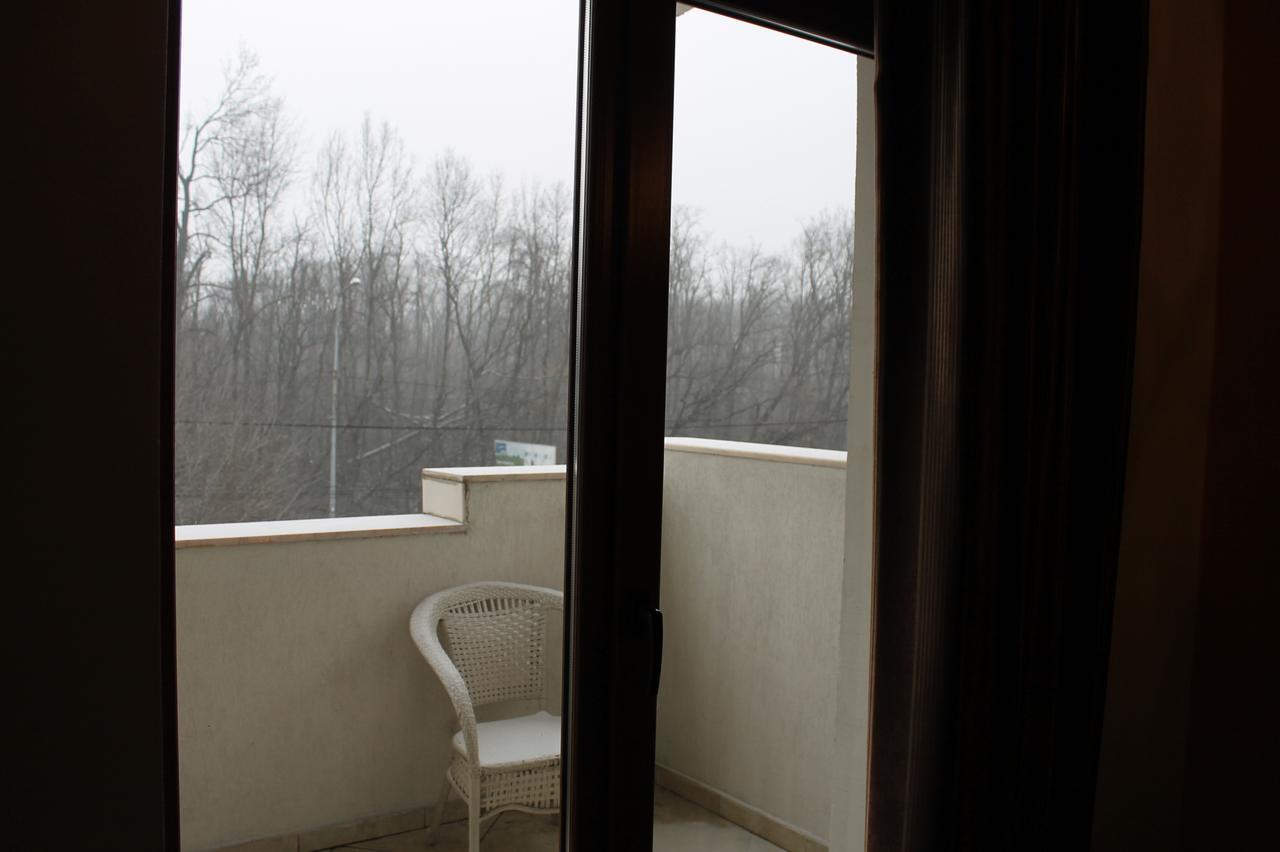 Moticica Hotell Timişoara Exteriör bild