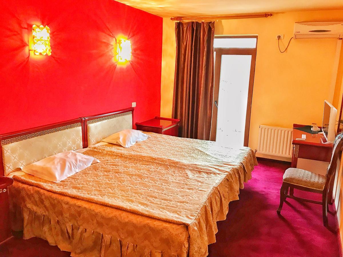 Moticica Hotell Timişoara Exteriör bild