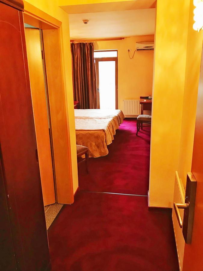 Moticica Hotell Timişoara Exteriör bild