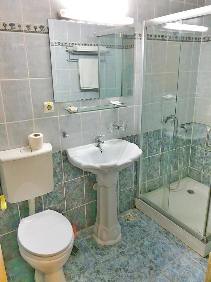 Moticica Hotell Timişoara Exteriör bild