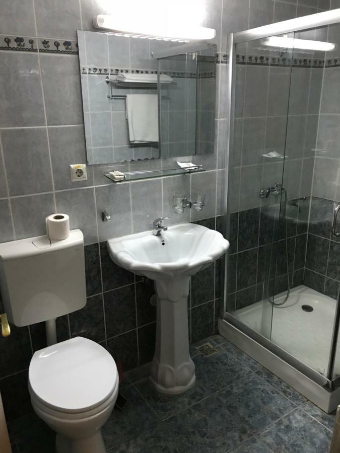 Moticica Hotell Timişoara Exteriör bild