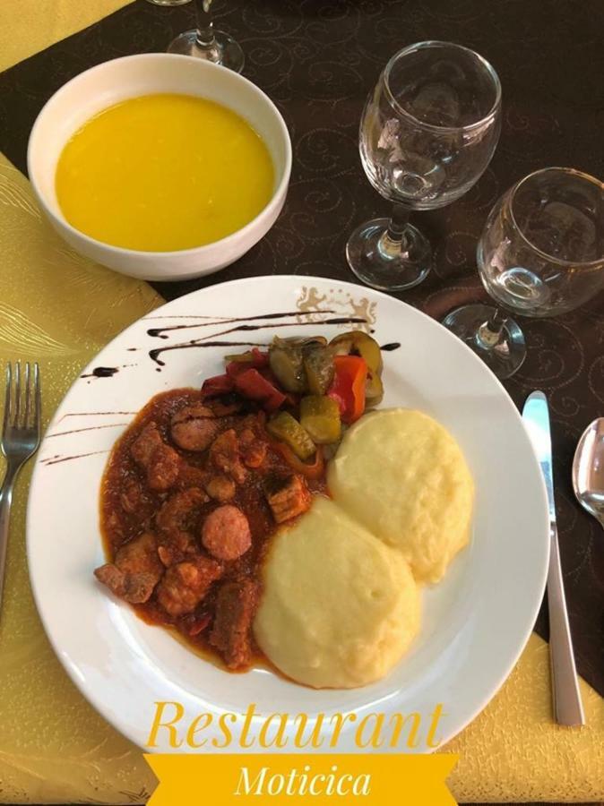 Moticica Hotell Timişoara Exteriör bild